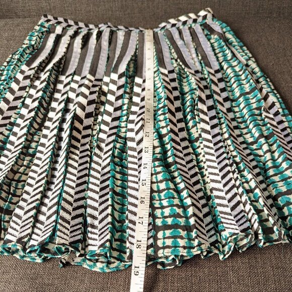Parker Geometric Emboidered Pleated Skirt - Green Black and White - Picture 7 of 9